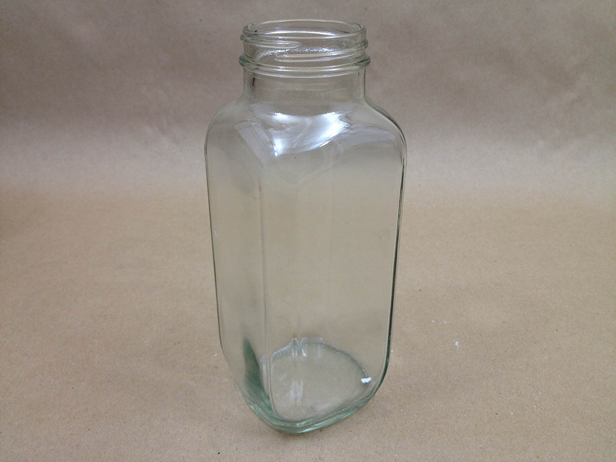 https://www.yankeecontainers.com/c/wp-content/uploads/2013/09/Square-glass-bottle.jpg