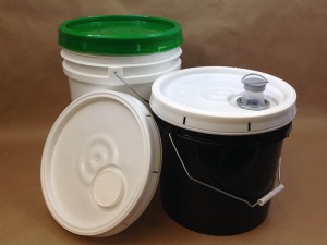 plastic_pails_various_covers