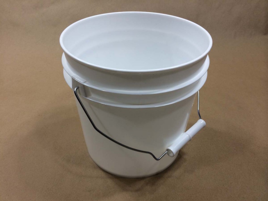 Berry Buckets  Yankee Containers: Drums, Pails, Cans, Bottles